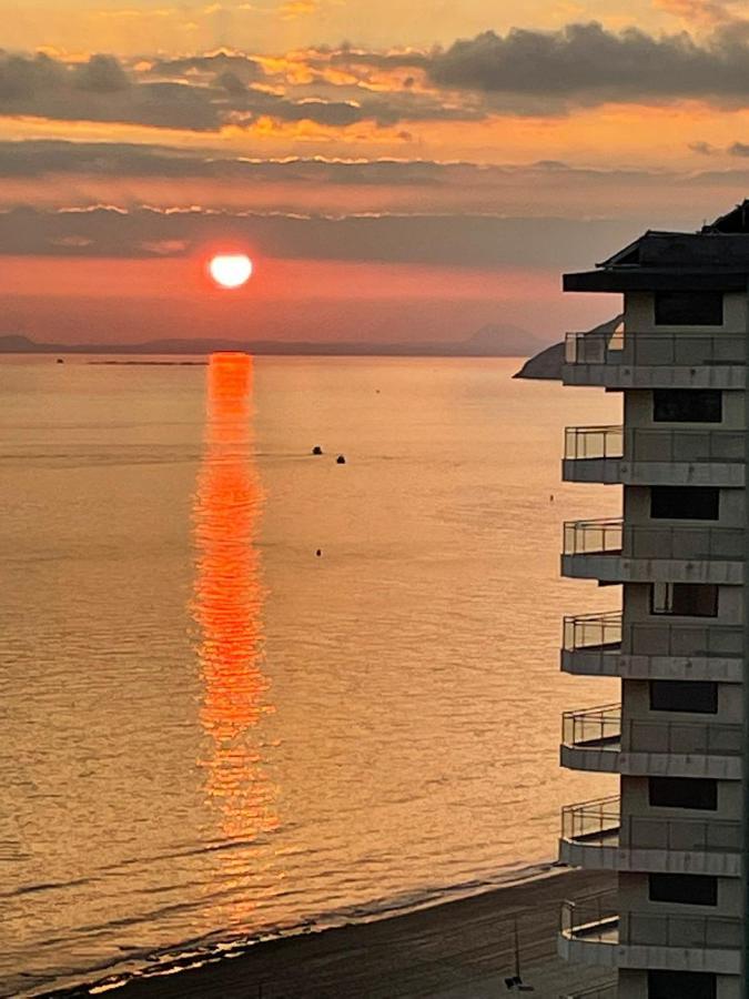 Apartamento Turistico Playmon Bacana Planta 14 Benidorm Bagian luar foto